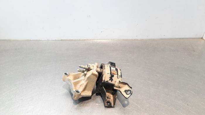 Used Engine mount Kia Cee'd (JDB5) 1.4i 16V Price € 36,30 Inclusive VAT offered by Autohandel Didier