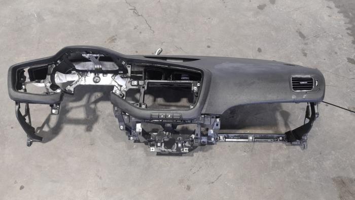 Używane Panel Kia Cee'd (JDB5) 1.4i 16V Cena € 266,20 Z VAT oferowane przez Autohandel Didier