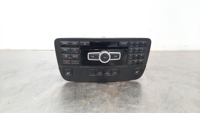 Używane Radio Mercedes GLK (204.7/9) 2.2 220 CDI 16V BlueEff.,BlueTEC 4-Matic Cena € 266,20 Z VAT oferowane przez Autohandel Didier