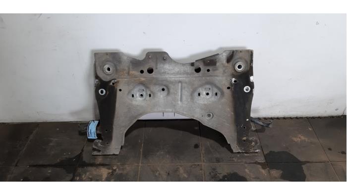 Subframe from a Renault Clio IV (5R) 1.5 Energy dCi 90 FAP 2017