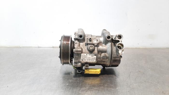 Air conditioning pump from a Peugeot Boxer (U9) 2.0 BlueHDi 160 2018