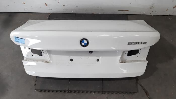 Portón trasero de un BMW 5 serie (G30) 530e Plug-in Hybrid 2020