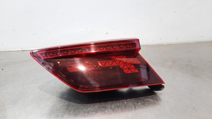 Taillight, right from a Volkswagen Tiguan (AD1) 2.0 TDI 16V BlueMotion Technology SCR 2019