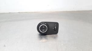 Used Fog light switch Opel Crossland/Crossland X 1.2 Turbo 12V Price € 30,25 Inclusive VAT offered by Autohandel Didier
