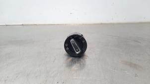 Used AIH headlight switch Seat Ibiza V (KJB) Price € 36,30 Inclusive VAT offered by Autohandel Didier