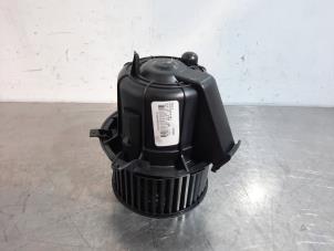 Usagé Ventilateur chauffage Citroen C4 Cactus (0B/0P) 1.2 PureTech 110 12V Prix € 66,55 Prix TTC proposé par Autohandel Didier