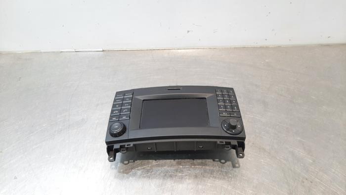 Begagnade Radio Mercedes Vito (447.6) 1.7 114 CDI 16V Pris € 332,75 Inklusive moms erbjuds av Autohandel Didier