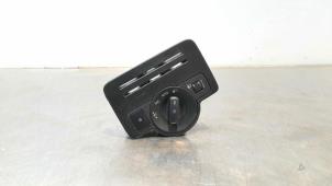Used AIH headlight switch Mercedes Vito (447.6) 1.7 114 CDI 16V Price on request offered by Autohandel Didier