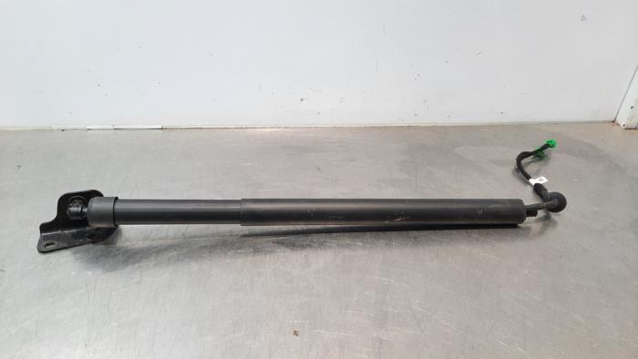 Używane Silnik tylnej klapy Opel Crossland (X) 1.2 Turbo 12V Cena € 60,50 Z VAT oferowane przez Autohandel Didier
