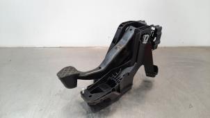 Used Brake pedal Volkswagen Passat (3G2) 1.6 TDI 16V Price € 66,55 Inclusive VAT offered by Autohandel Didier