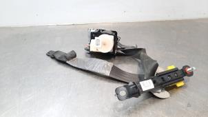 Used Front seatbelt, right Hyundai iX35 (LM) 1.7 CRDi 16V Price € 127,05 Inclusive VAT offered by Autohandel Didier