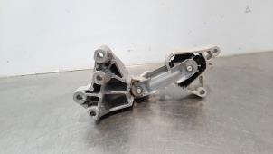 Used Gearbox mount Mercedes CLA (117.3) 1.8 CLA-200 CDI 16V Price € 18,15 Inclusive VAT offered by Autohandel Didier