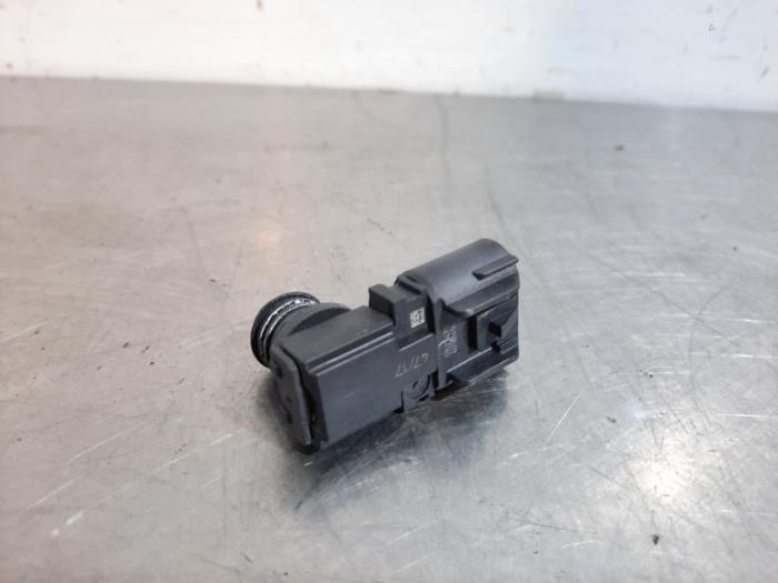 Gebrauchte Bremsassistent Sensor Volvo V40 (MV) 2.0 D2 16V Preis € 12,10 Mit Mehrwertsteuer angeboten von Autohandel Didier