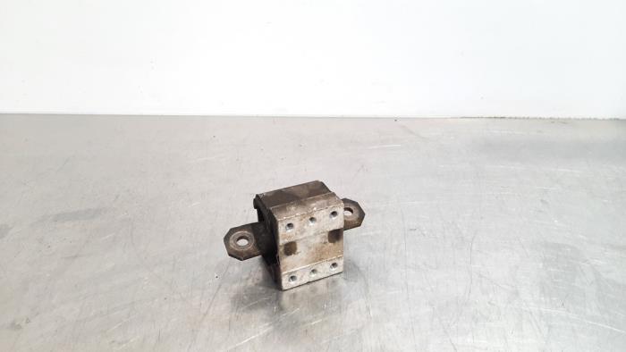 Engine mount from a Mercedes-Benz Sprinter 3,5t (906.13/906.23) 311 CDI 16V 2019
