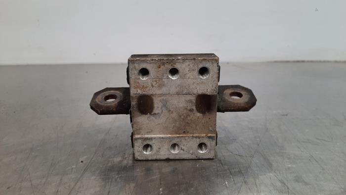 Engine mount from a Mercedes-Benz Sprinter 3,5t (906.13/906.23) 311 CDI 16V 2019