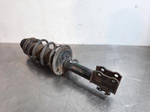 Used Front shock absorber, right Toyota Yaris III (P13) 1.5 16V Hybrid Price € 127,05 Inclusive VAT offered by Autohandel Didier