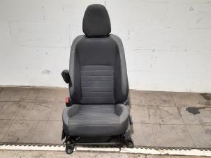 Używane Fotel lewy Toyota Yaris III (P13) 1.5 16V Hybrid Cena € 193,60 Z VAT oferowane przez Autohandel Didier