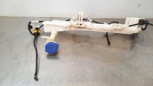 Used Front windscreen washer reservoir Peugeot 3008 II (M4/MC/MJ/MR) 1.5 BlueHDi 130 Price € 36,30 Inclusive VAT offered by Autohandel Didier