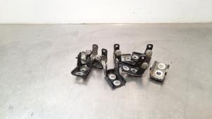 Used Set of hinges Peugeot 3008 II (M4/MC/MJ/MR) 1.5 BlueHDi 130 Price € 48,40 Inclusive VAT offered by Autohandel Didier