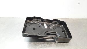 Used Battery box BMW 4 serie (F33) 420d 2.0 16V Price € 24,20 Inclusive VAT offered by Autohandel Didier