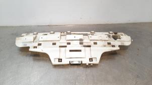Used Rear bumper bracket central BMW 4 serie (F33) 420d 2.0 16V Price € 36,30 Inclusive VAT offered by Autohandel Didier