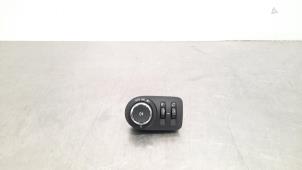 Used AIH headlight switch Opel Corsa F (UB/UH/UP) 1.2 12V 75 Price € 36,30 Inclusive VAT offered by Autohandel Didier