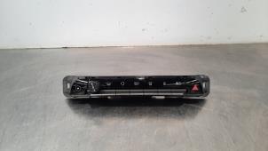 Used Air conditioning control panel Peugeot 3008 II (M4/MC/MJ/MR) 1.6 16V HYbrid 225 Price € 127,05 Inclusive VAT offered by Autohandel Didier