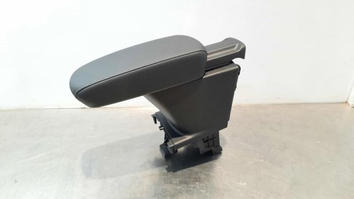 Armrest from a Opel Corsa F (UB/UH/UP) 1.2 12V 75 2021