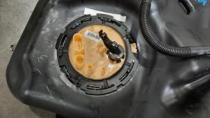 Usados Bomba eléctrica de combustible Landrover Range Rover Evoque (LVJ/LVS) 2.0 D 150 16V Precio € 193,60 IVA incluido ofrecido por Autohandel Didier