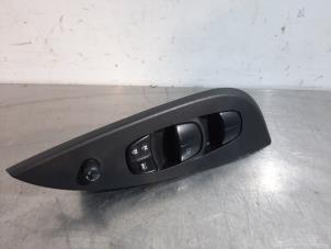 Used Multi-functional window switch Nissan Pulsar (C13) 1.2 DIG-T 16V Price € 24,20 Inclusive VAT offered by Autohandel Didier
