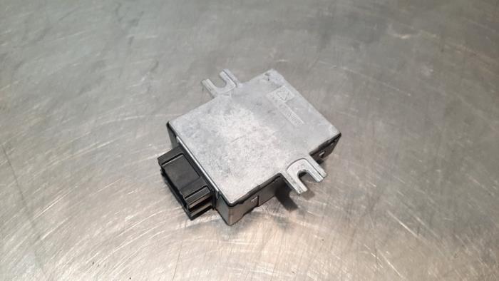 Electric fuel module from a BMW 7 serie (G11/12) 740d,Ld xDrive 24V 2016