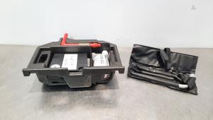 Usagé Kit de réparation pneus Audi A4 Avant (B9) 2.0 30 TDI Mild hybrid 16V Prix € 193,60 Prix TTC proposé par Autohandel Didier