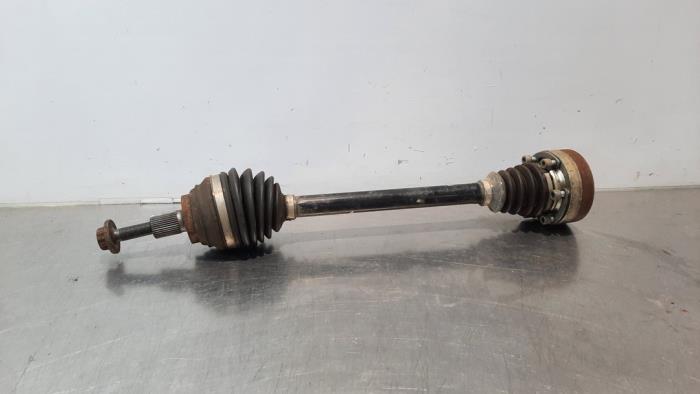 Front drive shaft, left from a Volkswagen Beetle (16AE) 1.2 TSI 2014