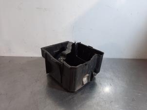 Used Battery box BMW Mini One/Cooper (R50) 1.6 16V One Price € 24,20 Inclusive VAT offered by Autohandel Didier