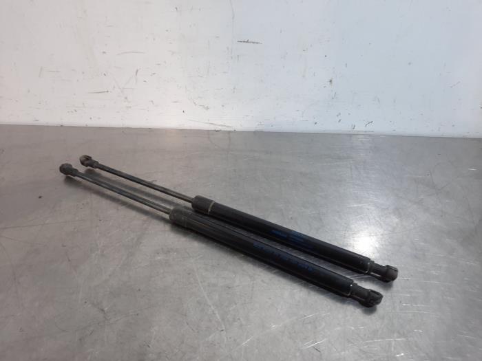 Set of gas struts for boot from a Nissan Micra (K14) 0.9 IG-T 12V 2017