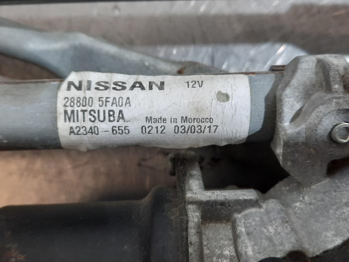 Silnik wycieraczek przednich z Nissan Micra (K14) 0.9 IG-T 12V 2017