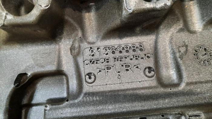 Abdeckblech Motor van een Volvo V40 (MV) 2.0 D2 16V 2016