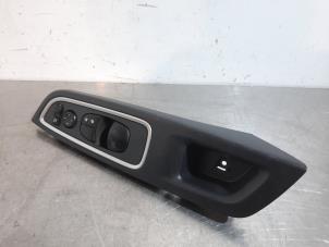 Used Multi-functional window switch Nissan Micra (K14) 0.9 IG-T 12V Price on request offered by Autohandel Didier