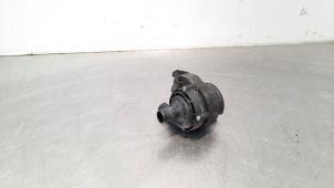 Used Additional water pump Mercedes C (C205) C-220d 2.2 16V BlueTEC Price € 36,30 Inclusive VAT offered by Autohandel Didier