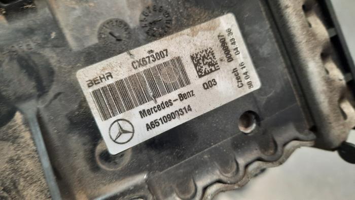 Intercooler de un Mercedes-Benz C (C205) C-220d 2.2 16V BlueTEC 2016