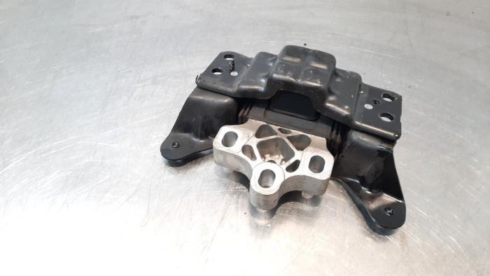Engine mount from a Volkswagen Golf VII (AUA) 2.0 GTI 16V Performance Package 2018