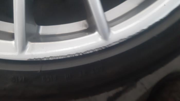 Juego de llantas y neumáticos de un Porsche Panamera (970) 3.0 V6 24V 2S 2014