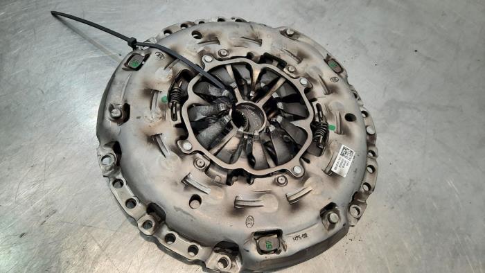 Clutch kit (complete) from a Volkswagen T-Roc 1.6 TDI BMT 16V 2020