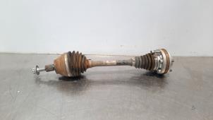 Used Front drive shaft, left Volkswagen T-Roc 1.5 TSI Evo BMT 16V Price € 193,60 Inclusive VAT offered by Autohandel Didier