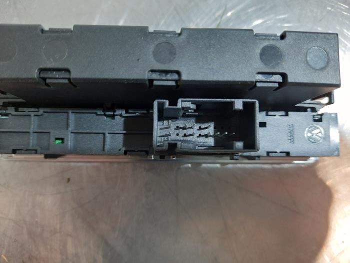 Interruptor PDC de un Volkswagen Tiguan (5N1/2) 2.0 TDI 16V 2016