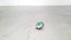 Used Antenna Amplifier Mercedes A (177.0) 1.3 A-160 Turbo 16V Price € 36,30 Inclusive VAT offered by Autohandel Didier