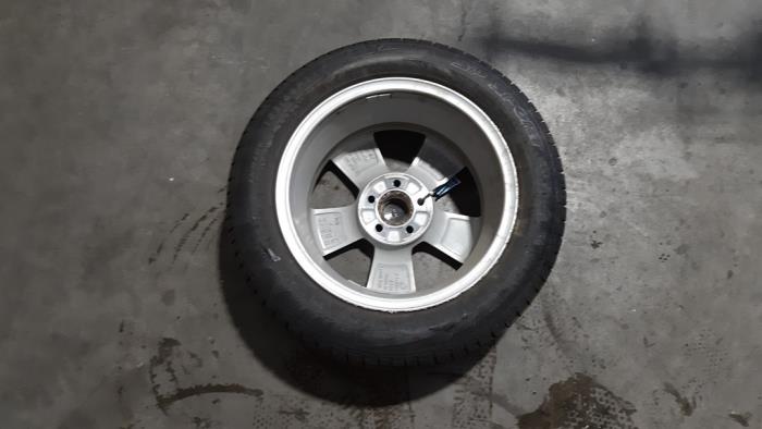 Llanta y neumático de un Skoda Fabia III (NJ3) 1.0 12V 2019