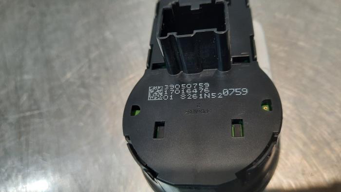 AIH headlight switch from a Opel Astra K 1.6 CDTI 16V 2018