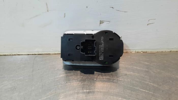 AIH headlight switch from a Opel Astra K 1.6 CDTI 16V 2018