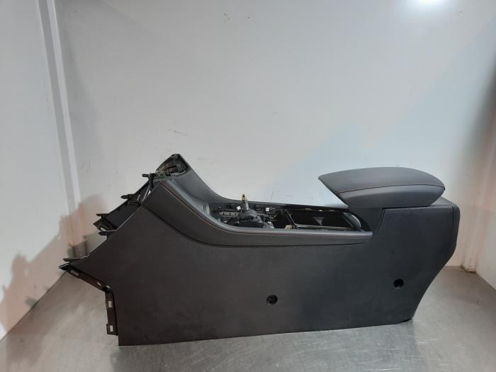 Usagé Console central MG HS/EHS I (AS23) 1.5 EHS T-GDI Hybrid Prix € 163,35 Prix TTC proposé par Autohandel Didier